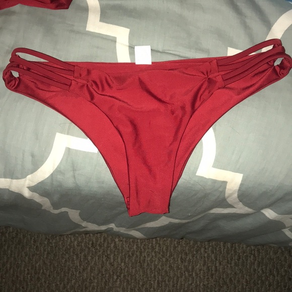 dark red bikini - Picture 2 of 3